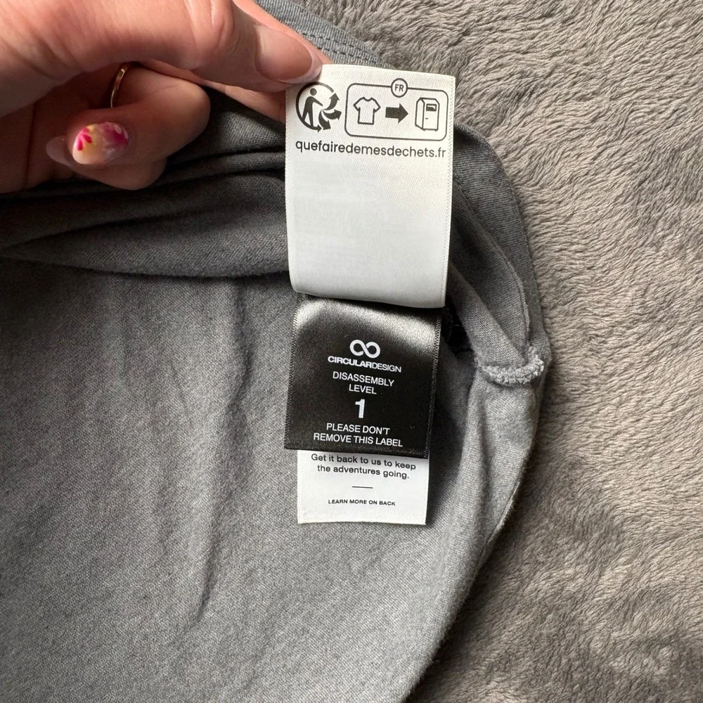 The North Face T-Shirt Mens M Grey Circular Design Logo Graphic Short Sleeve Tee